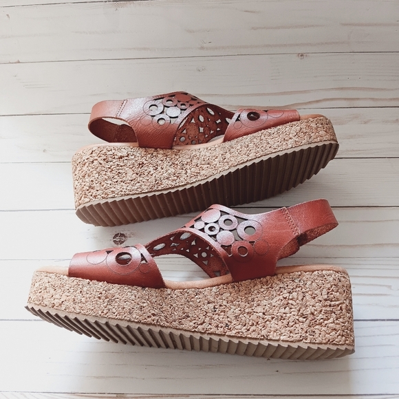 Unity In Diversity| Fanny Wedge Sandal EU 41/US 10 Brown Leather Circular Cutout - Picture 10 of 15